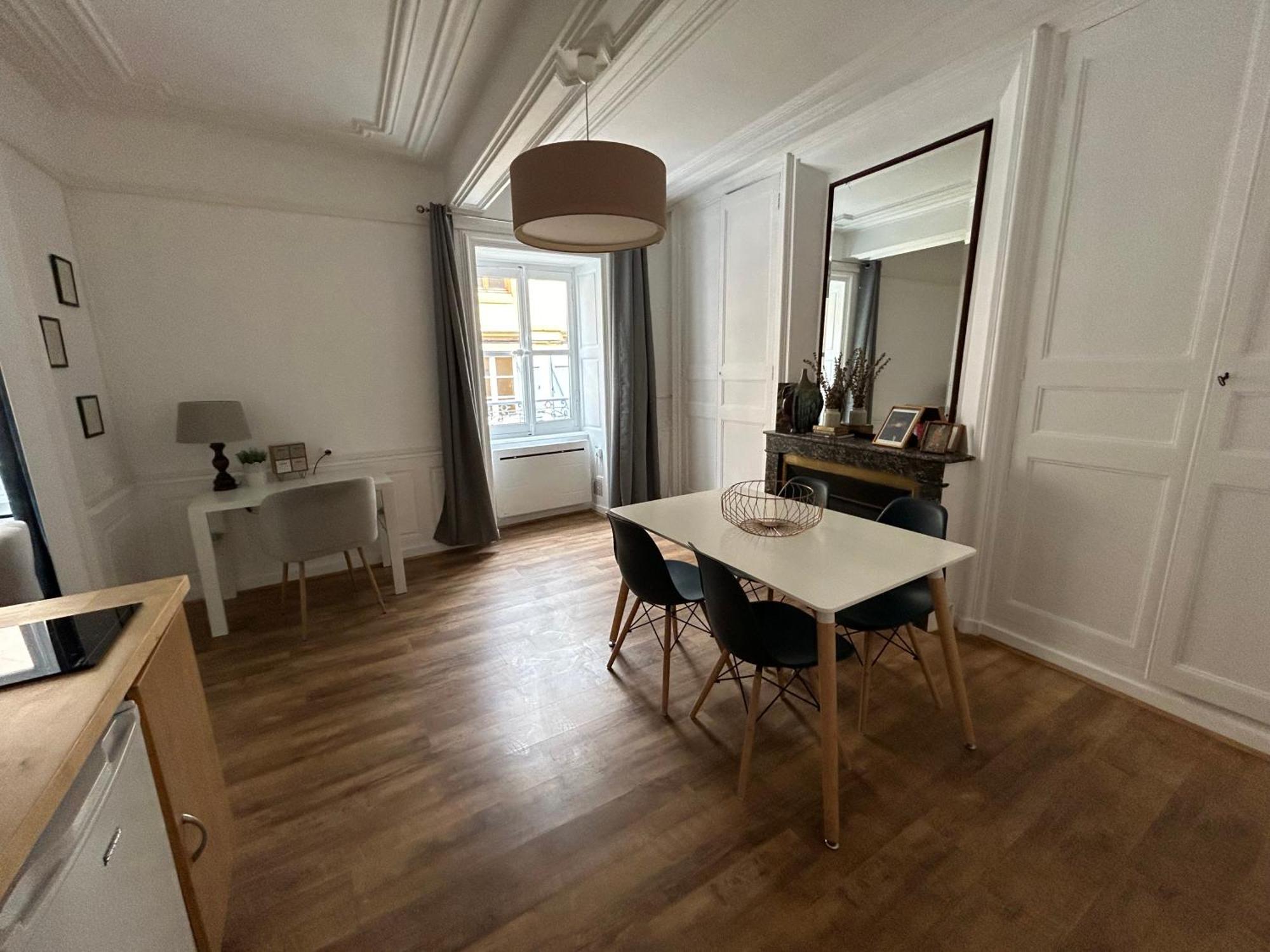 Appartement Cosy Charme Ancien Thizy-les-Bourgs Exterior photo
