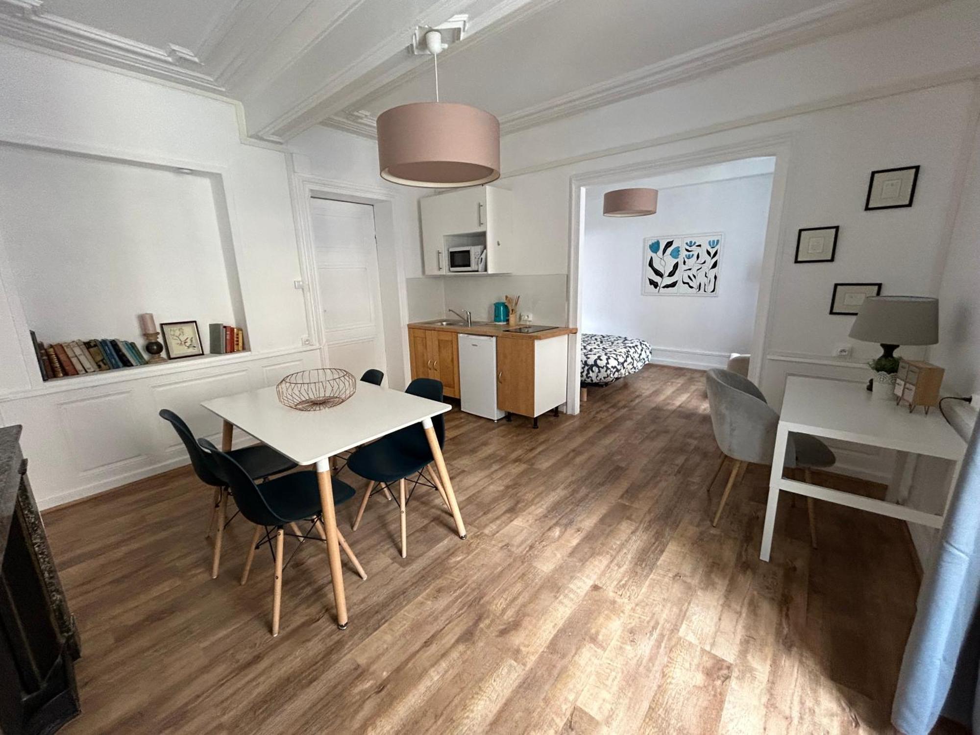 Appartement Cosy Charme Ancien Thizy-les-Bourgs Exterior photo